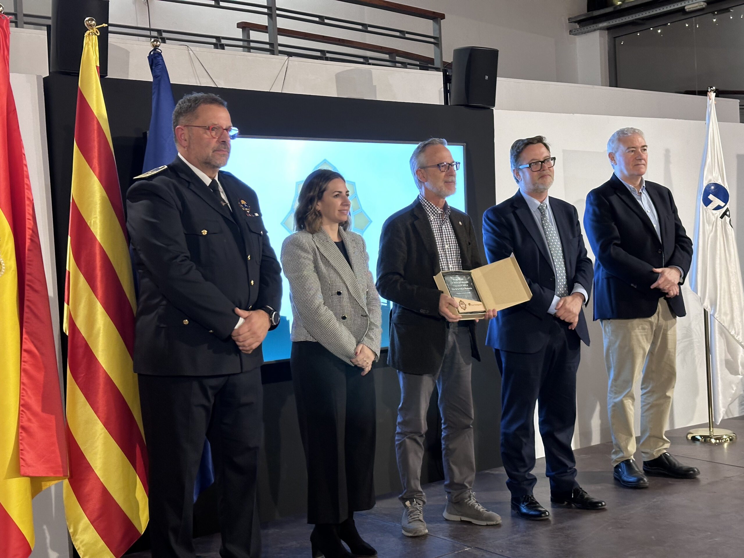 Stella Maris rep un reconeixement pels seus vint-i-cinc anys de servei al Port de Tarragona Stella Maris rep un reconeixement pels seus vint-i-cinc anys de servei al Port de Tarragona